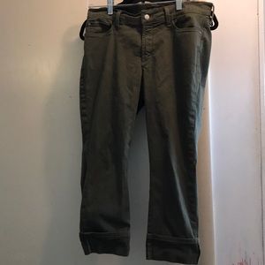 NYDJ olive wise cuff capri 8P